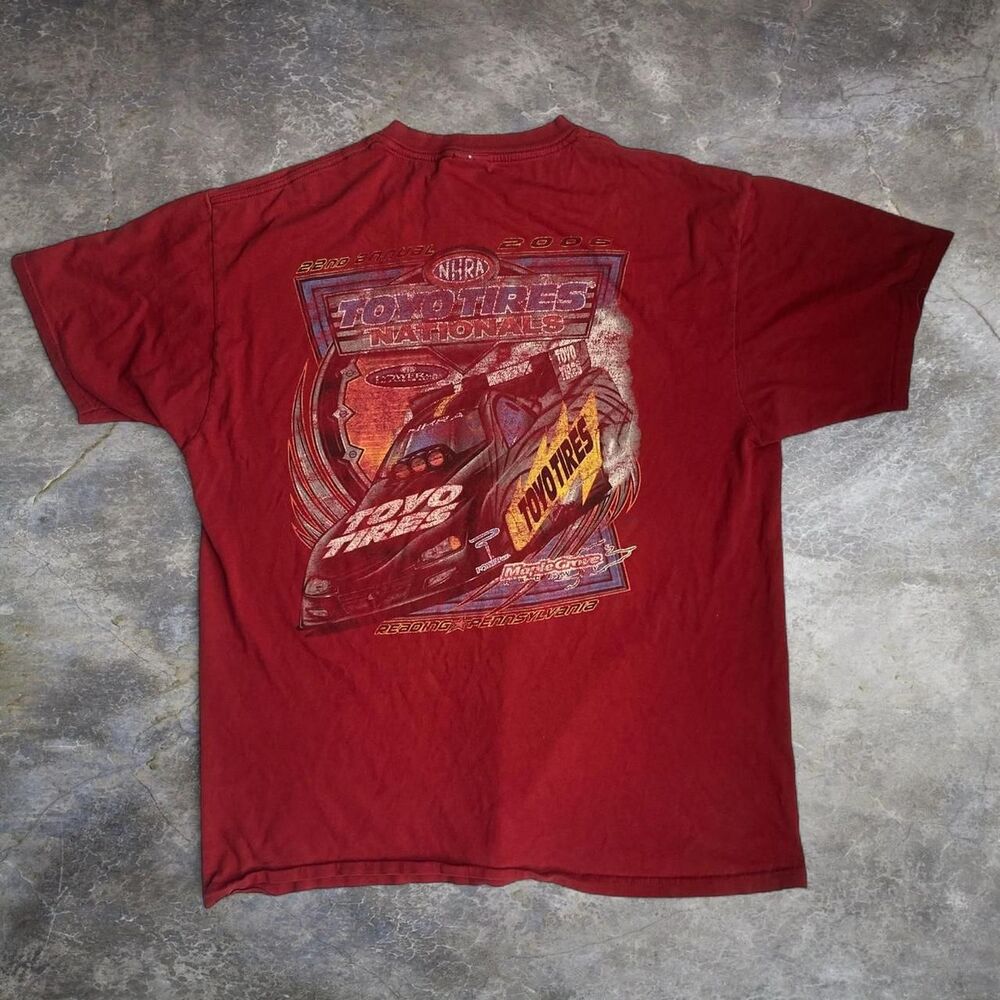 Anvil Men's Red and‎ Burgundy T-shirt